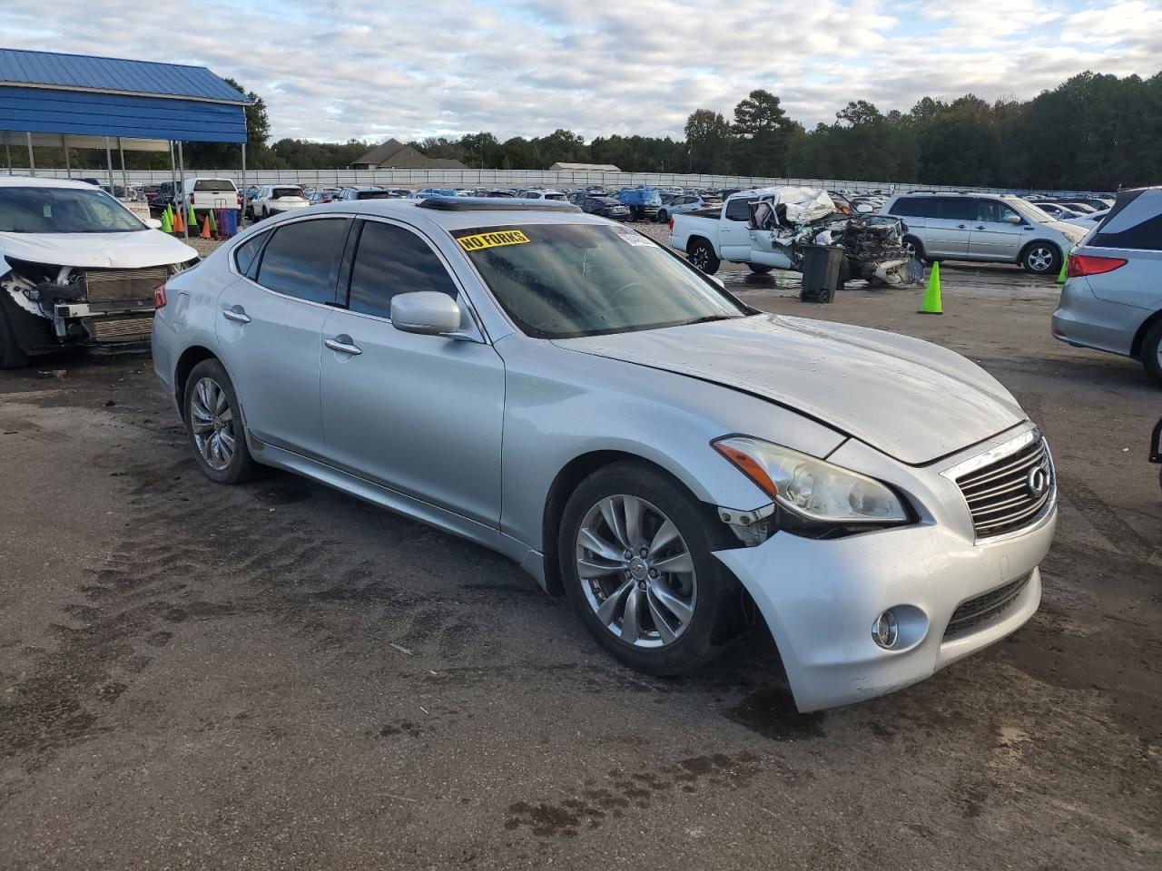 2011 INFINITI M37