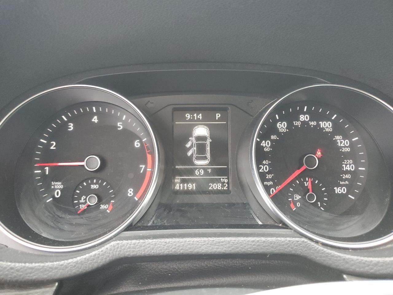 2016 VOLKSWAGEN Passat