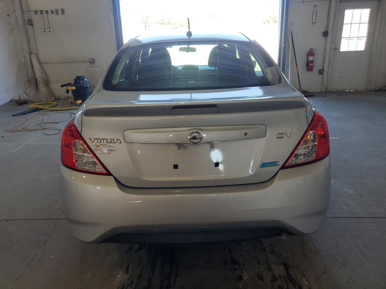 2015 NISSAN VERSA