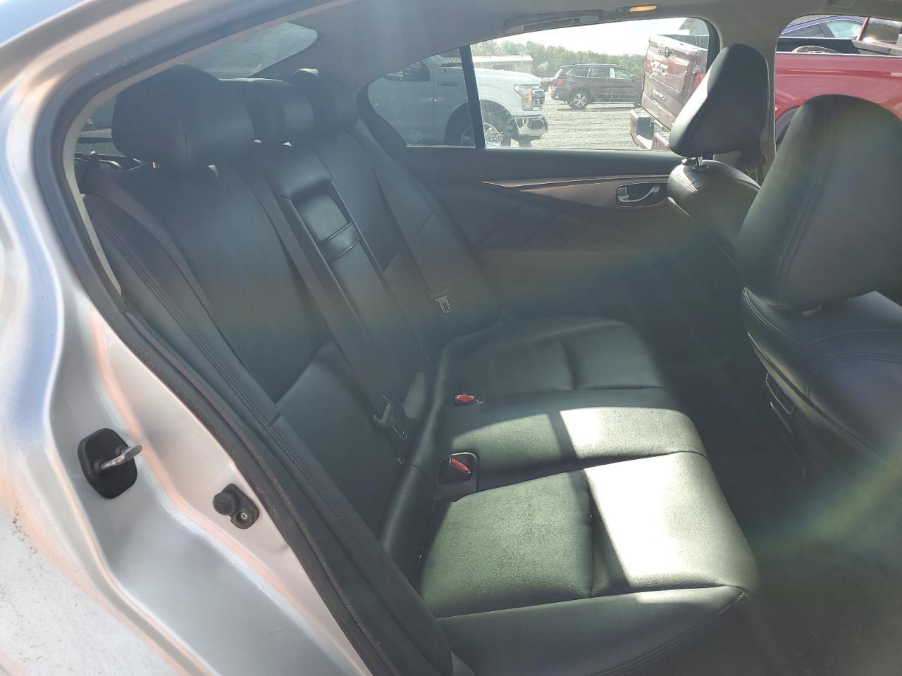 2017 INFINITI Q50