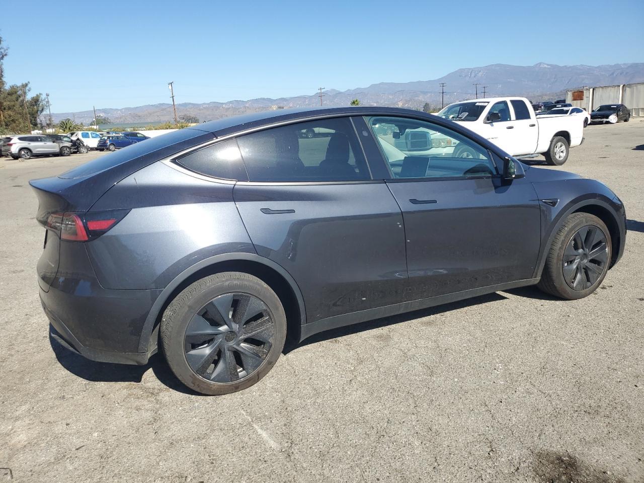 2024 TESLA MODEL Y