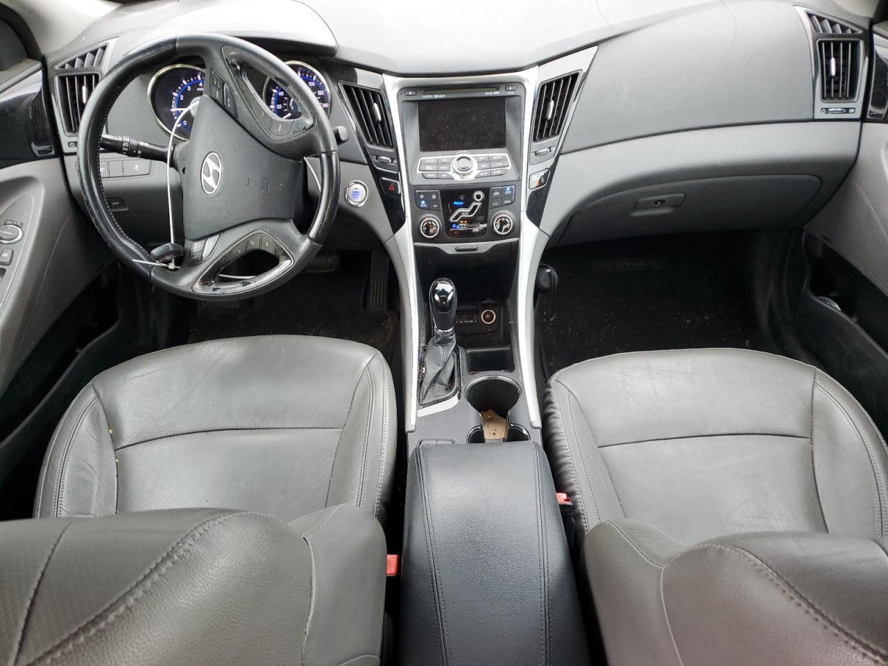 2011 HYUNDAI SONATA