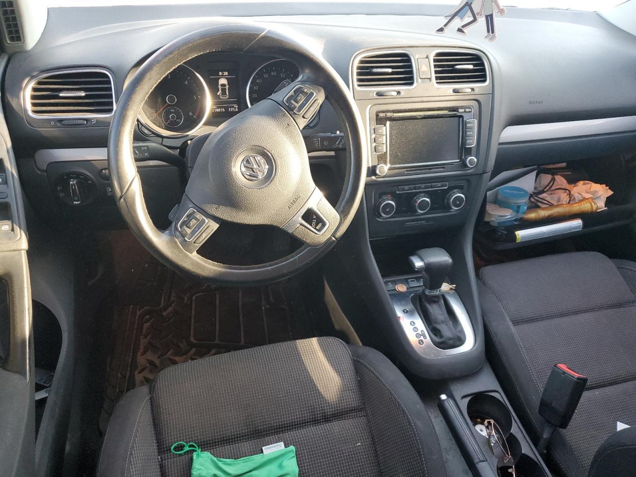2011 VOLKSWAGEN GOLF