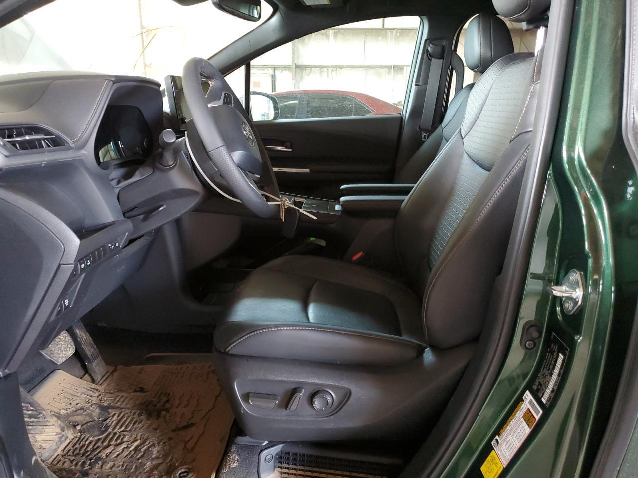 2025 TOYOTA SIENNA