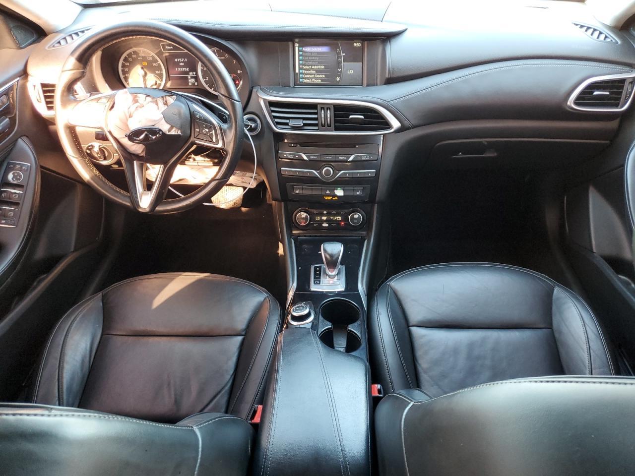 2017 INFINITI QX30