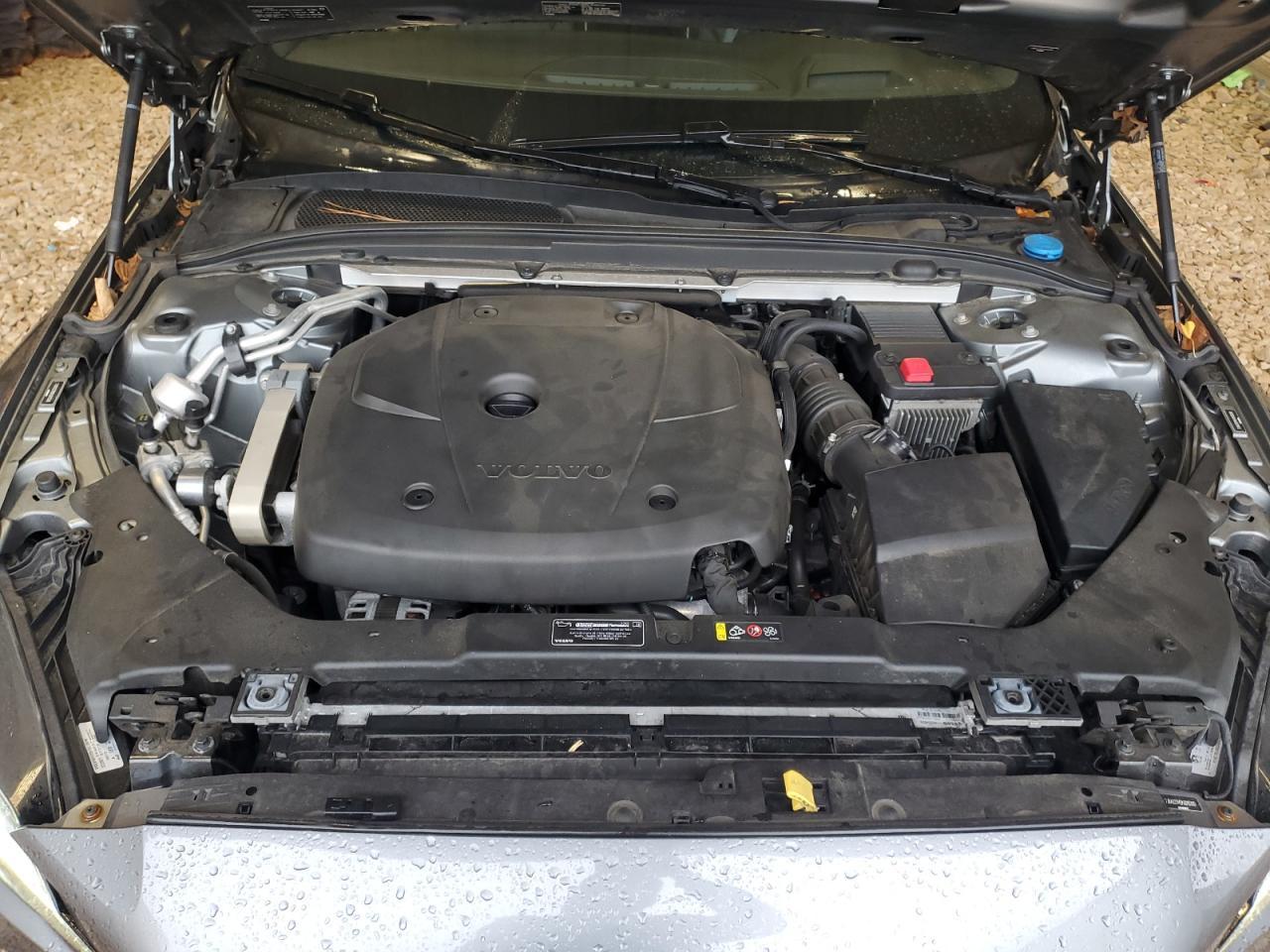 2019 VOLVO S60