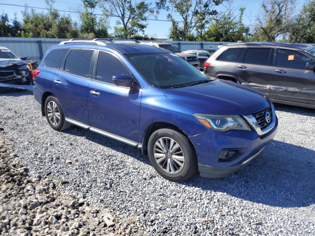 2017 NISSAN PATHFINDER