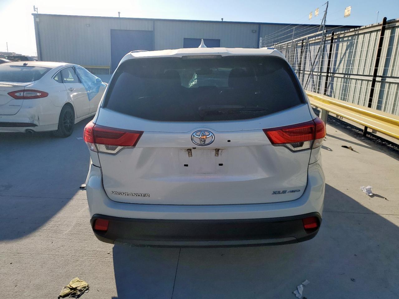 2018 TOYOTA HIGHLANDER