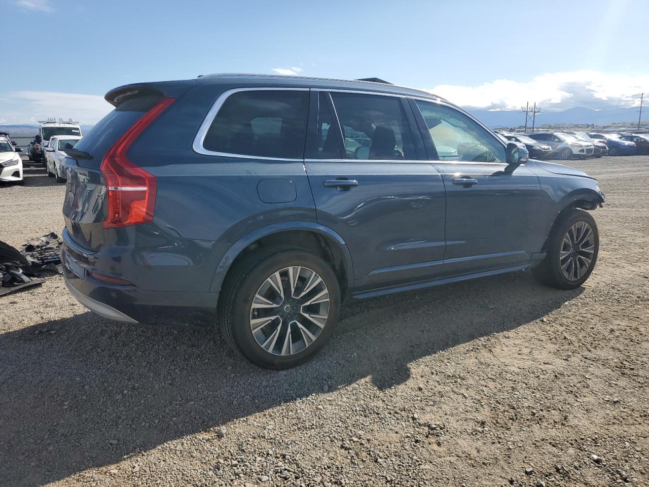 2022 VOLVO XC90