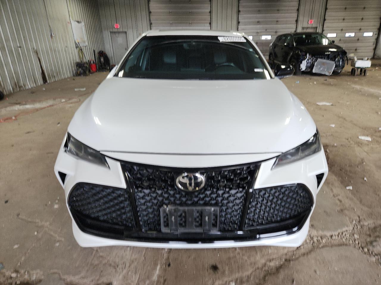2020 TOYOTA Avalon