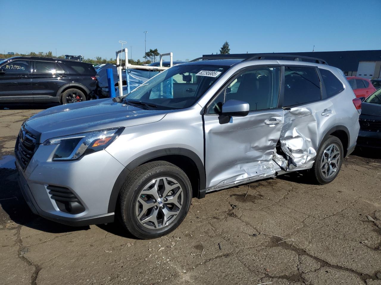 2023 SUBARU FORESTER