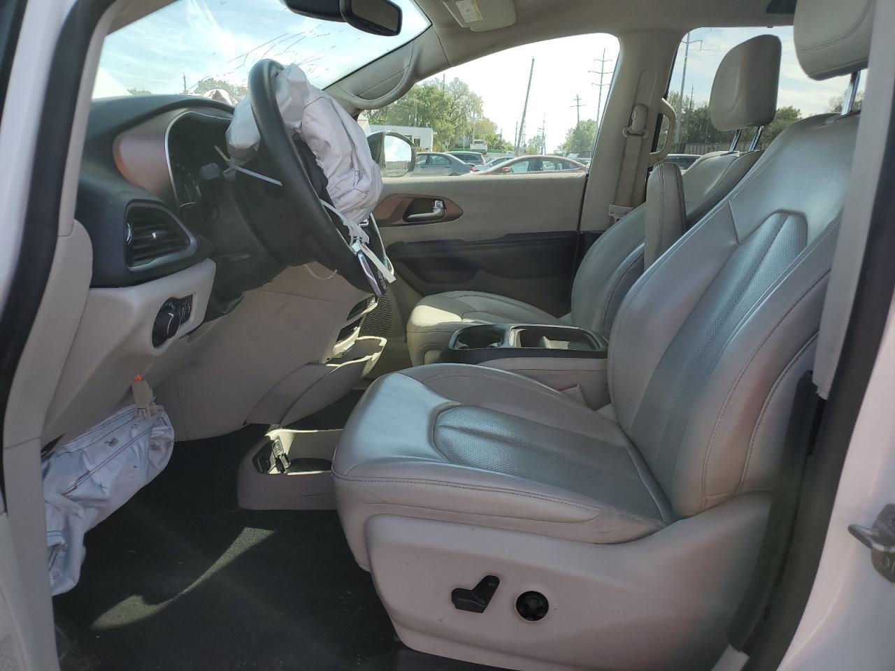 2021 CHRYSLER Voyager