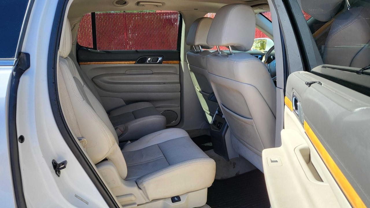 2010 LINCOLN MKT