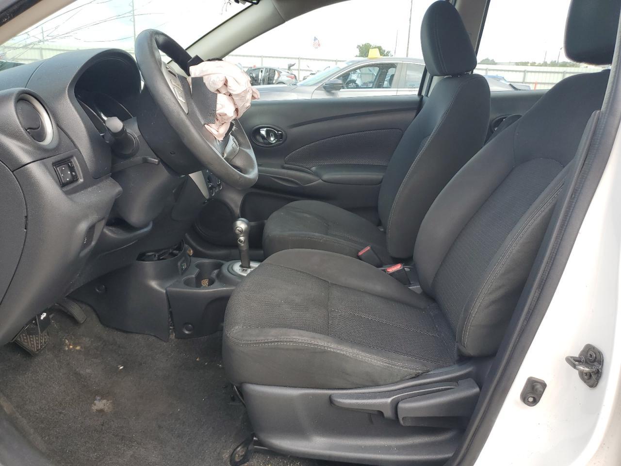 2017 NISSAN VERSA