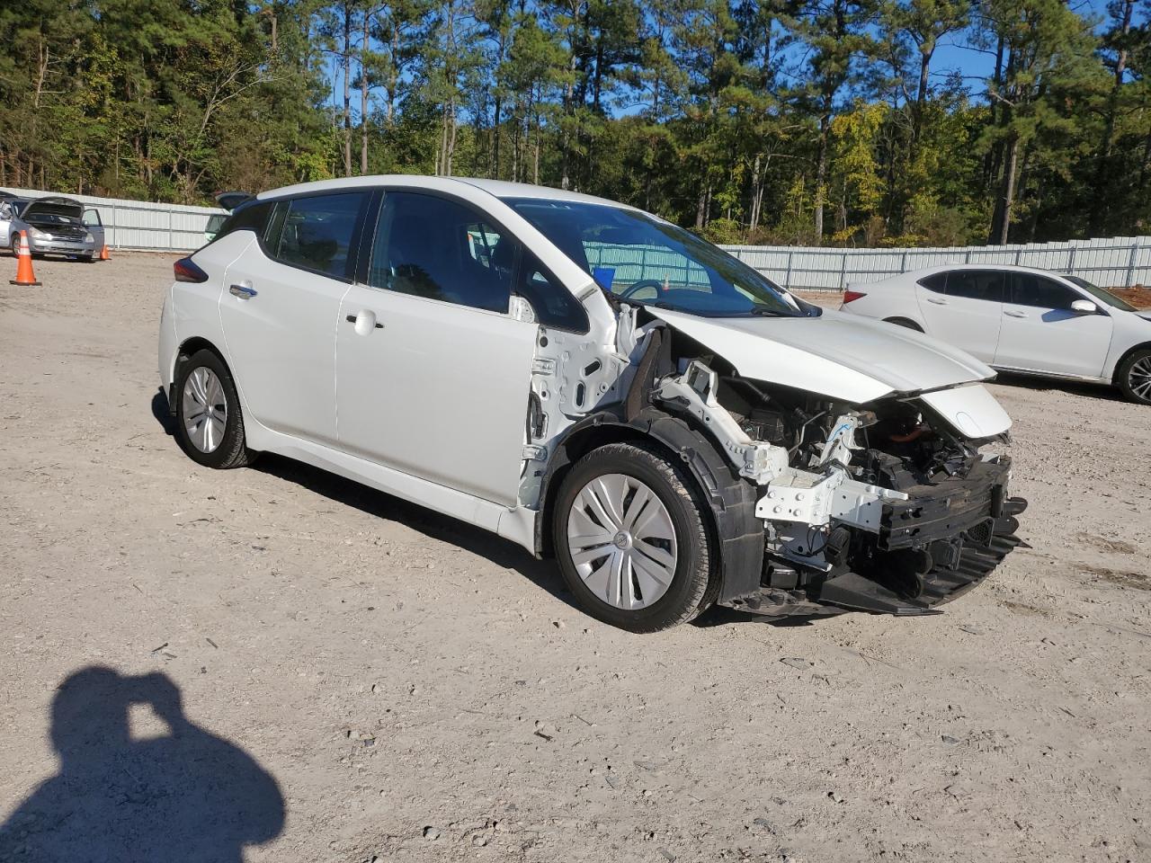 2022 NISSAN LEAF