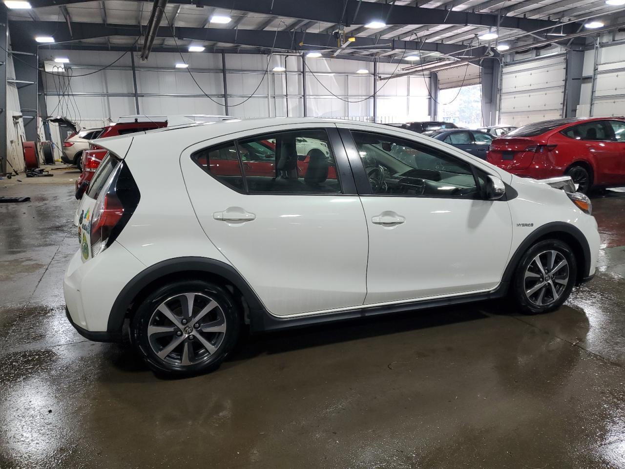 2018 TOYOTA Prius c