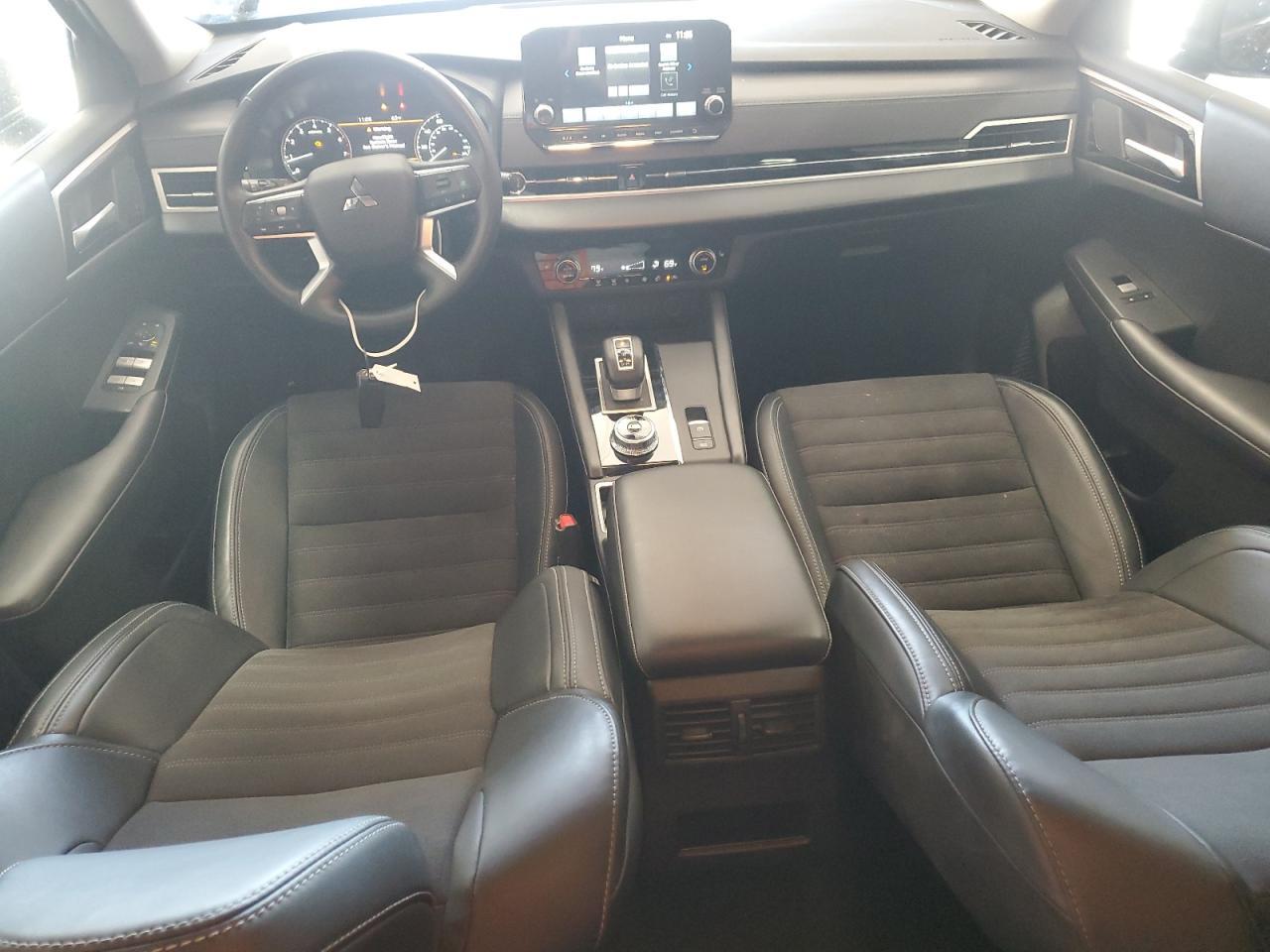 2024 MITSUBISHI outlander