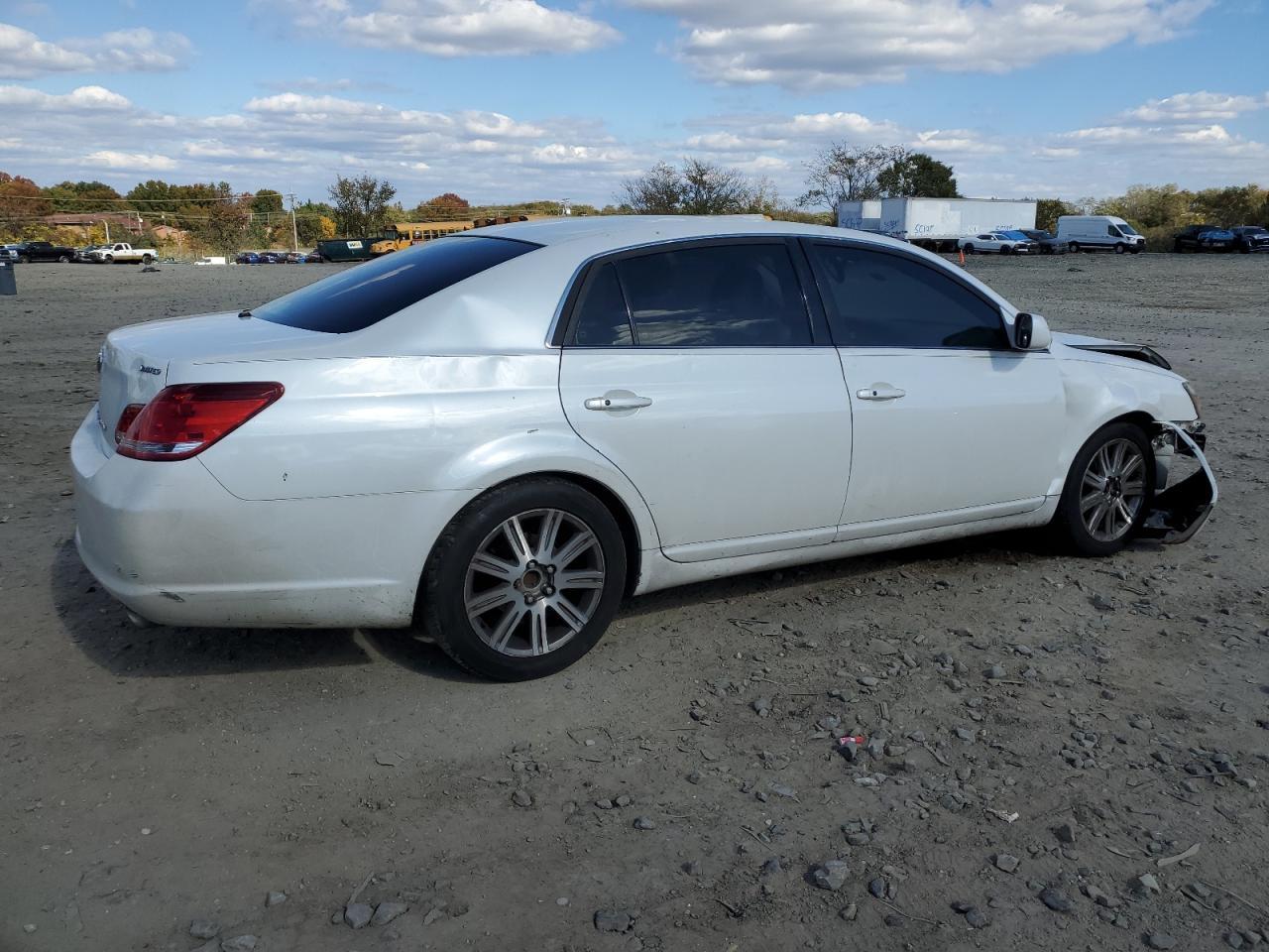 2006 TOYOTA Avalon