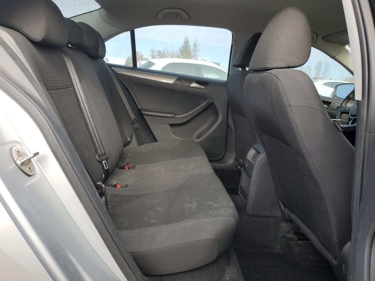 2015 VOLKSWAGEN JETTA