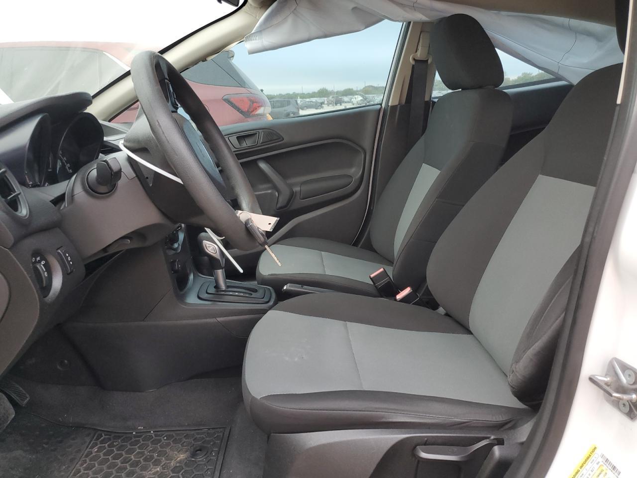 2015 FORD Fiesta