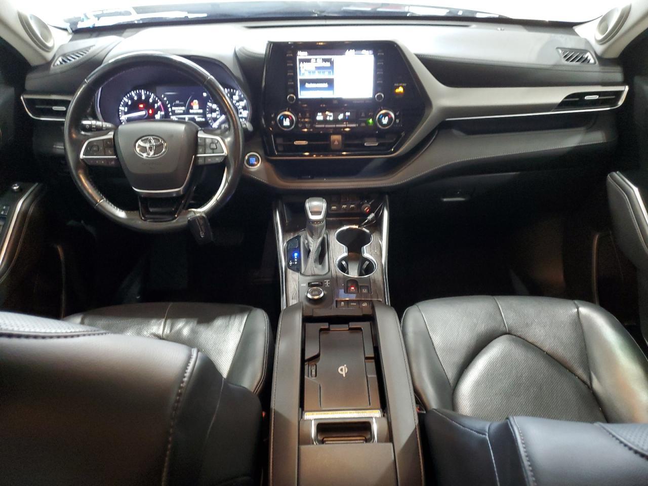 2020 TOYOTA HIGHLANDER