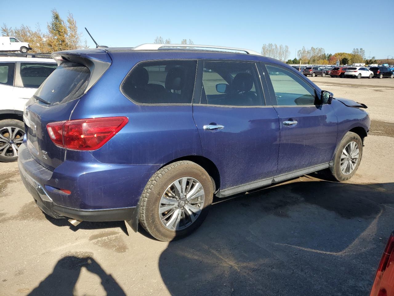 2017 NISSAN PATHFINDER