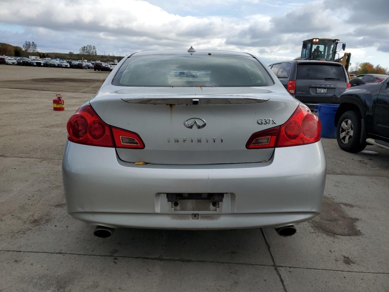 2012 INFINITI G37
