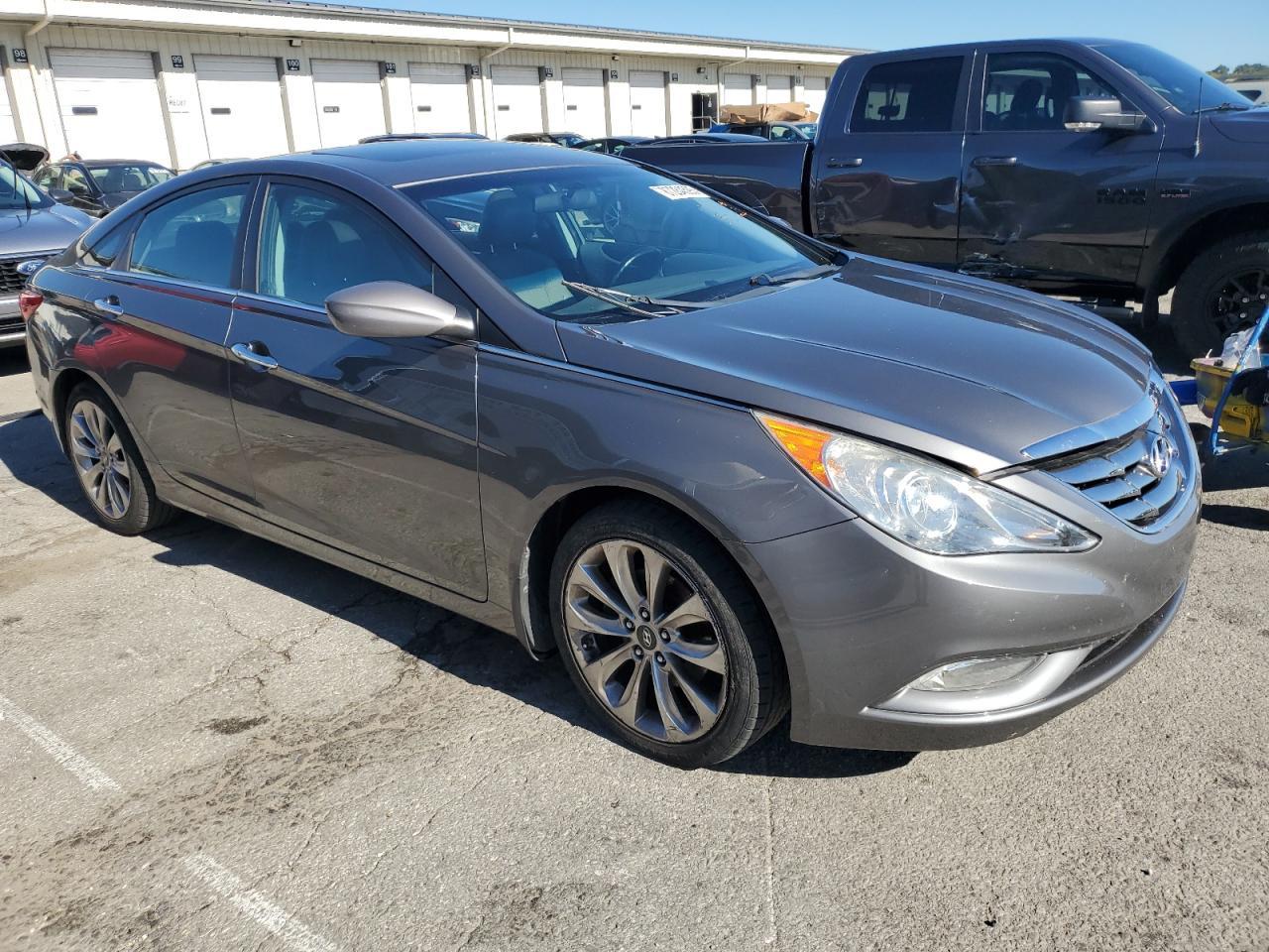 2011 HYUNDAI SONATA