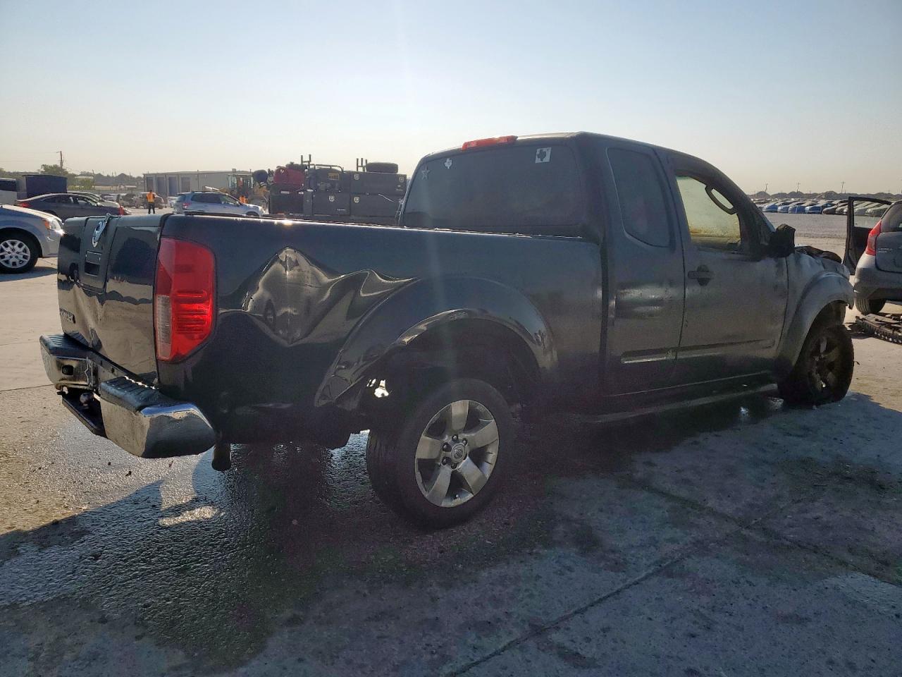 2011 NISSAN Frontier