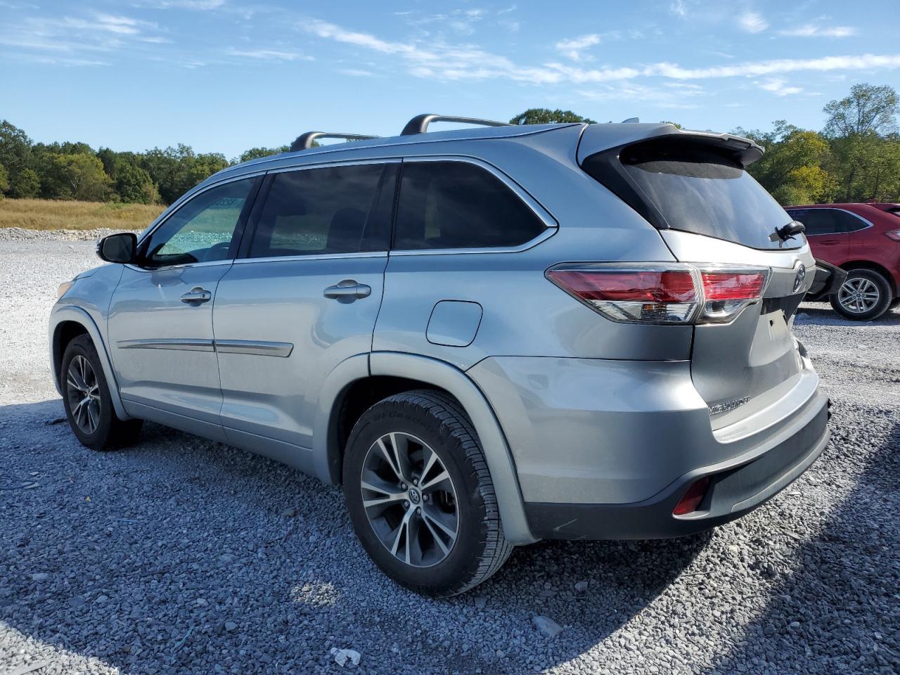 2016 TOYOTA HIGHLANDER