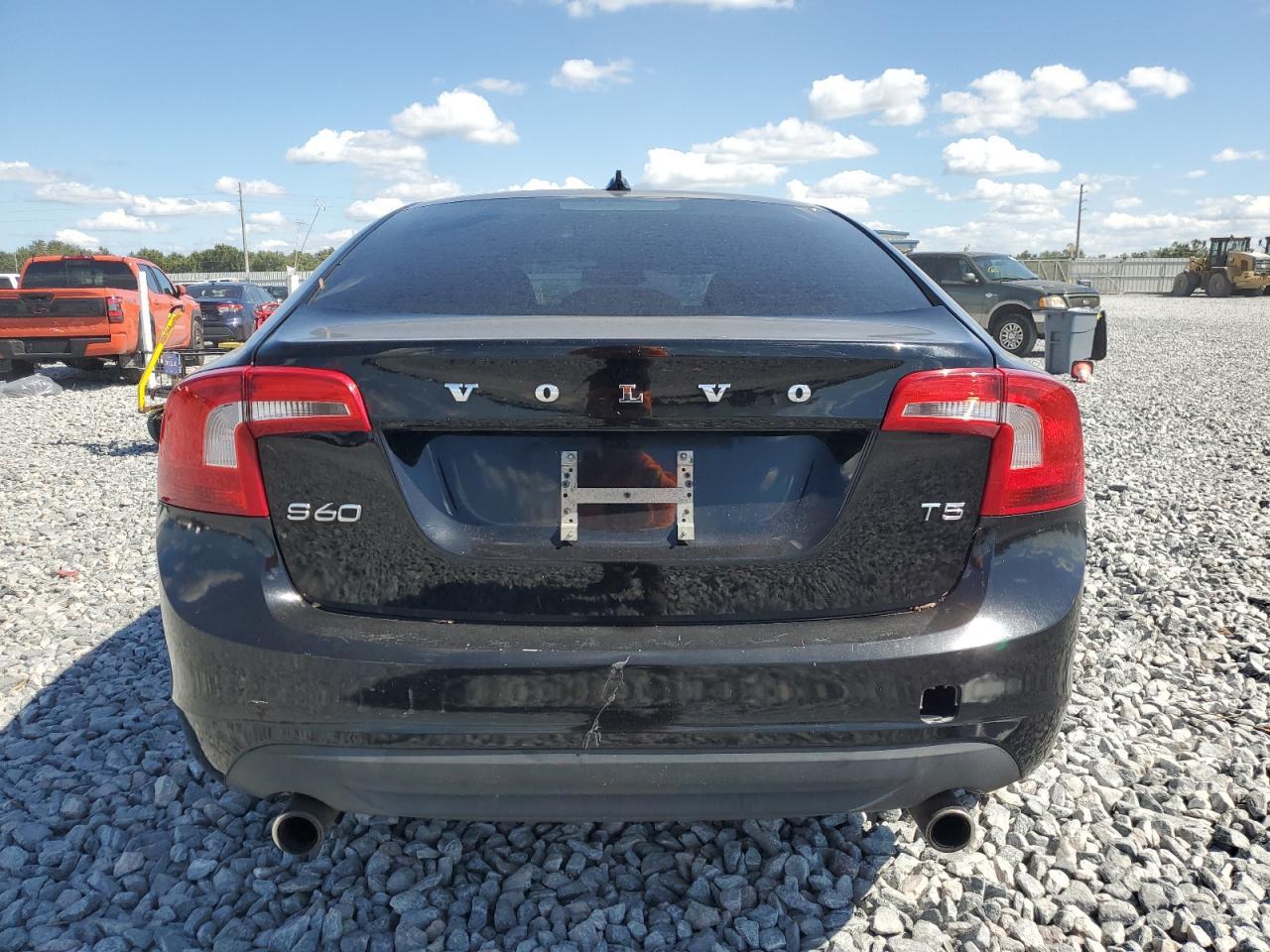 2013 VOLVO S60