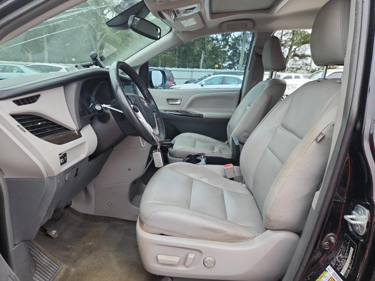 2018 TOYOTA SIENNA