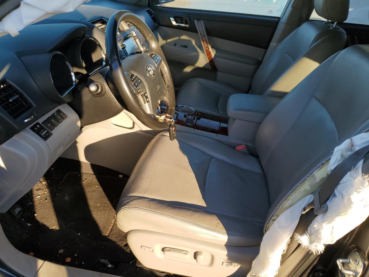 2013 TOYOTA HIGHLANDER