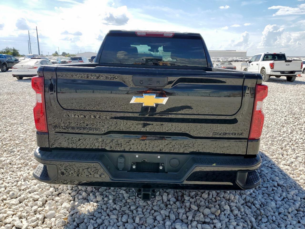 2024 CHEVROLET Silverado