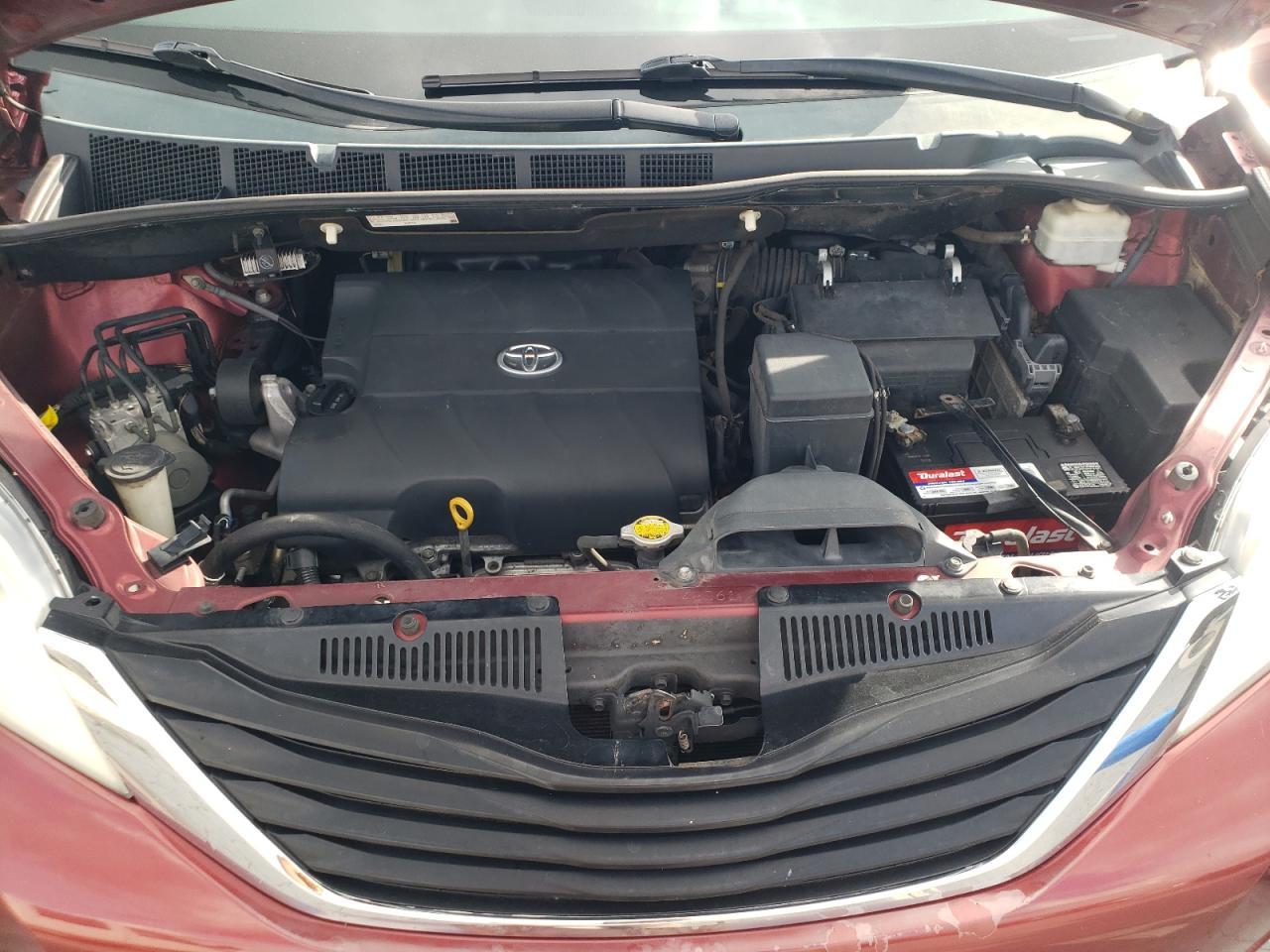 2012 TOYOTA SIENNA