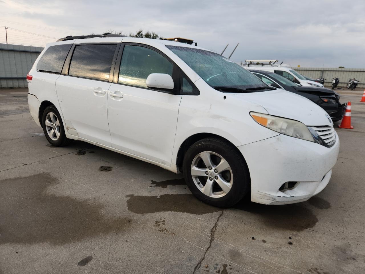 2013 TOYOTA SIENNA