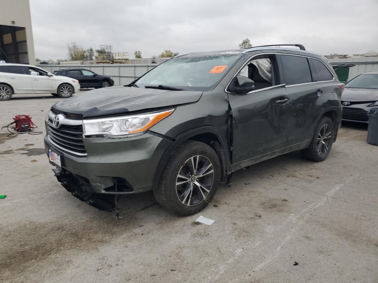 2016 TOYOTA HIGHLANDER