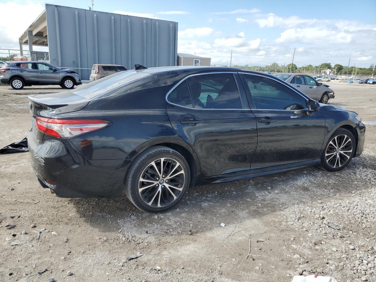 2019 TOYOTA CAMRY