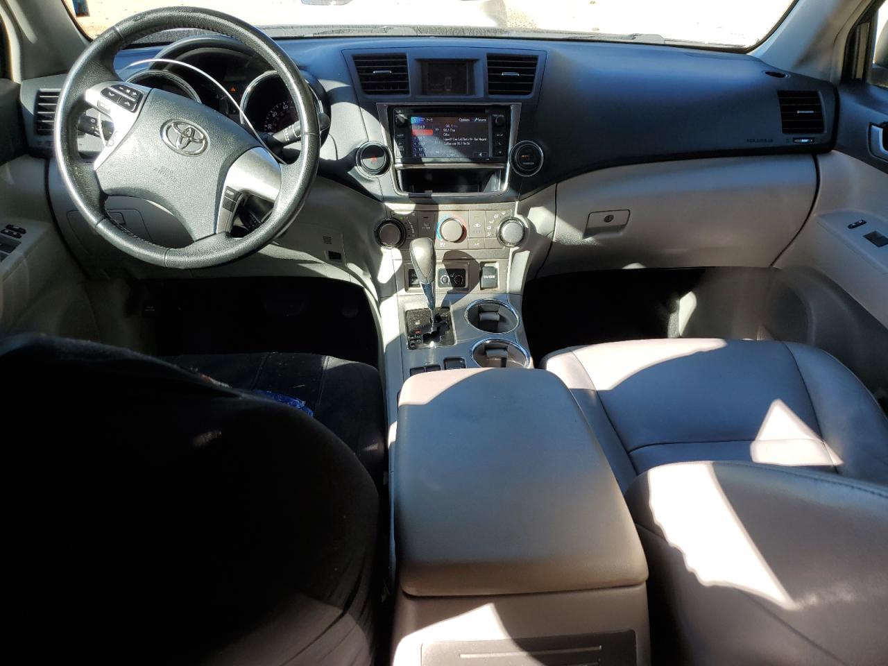 2013 TOYOTA HIGHLANDER