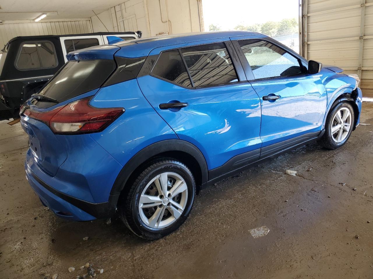2024 NISSAN KICKS