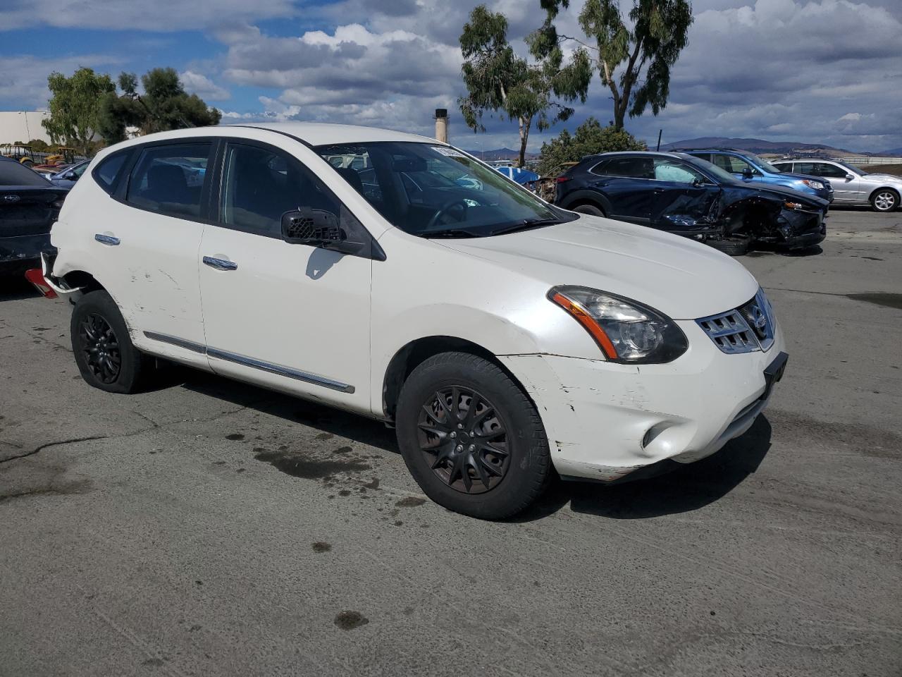 2015 NISSAN ROGUE