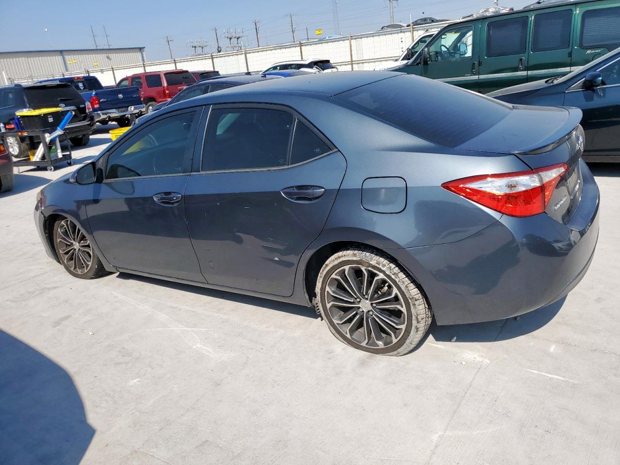 2015 TOYOTA COROLLA