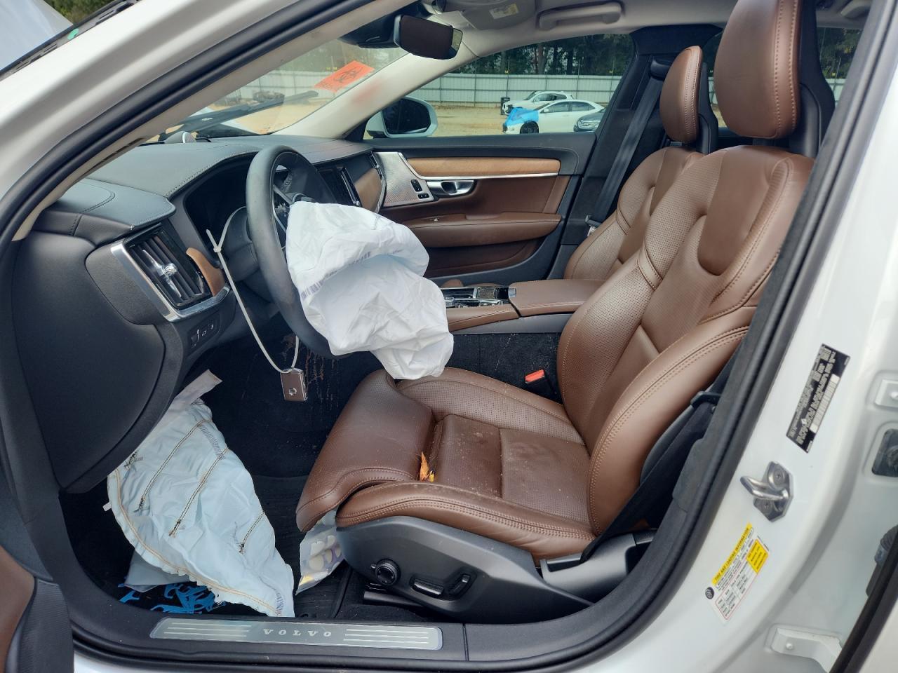 2019 VOLVO S90