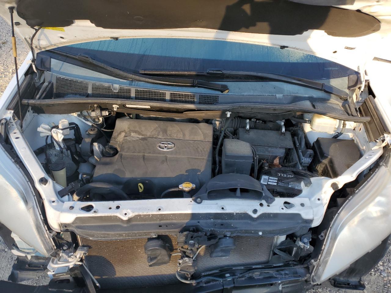 2015 TOYOTA SIENNA
