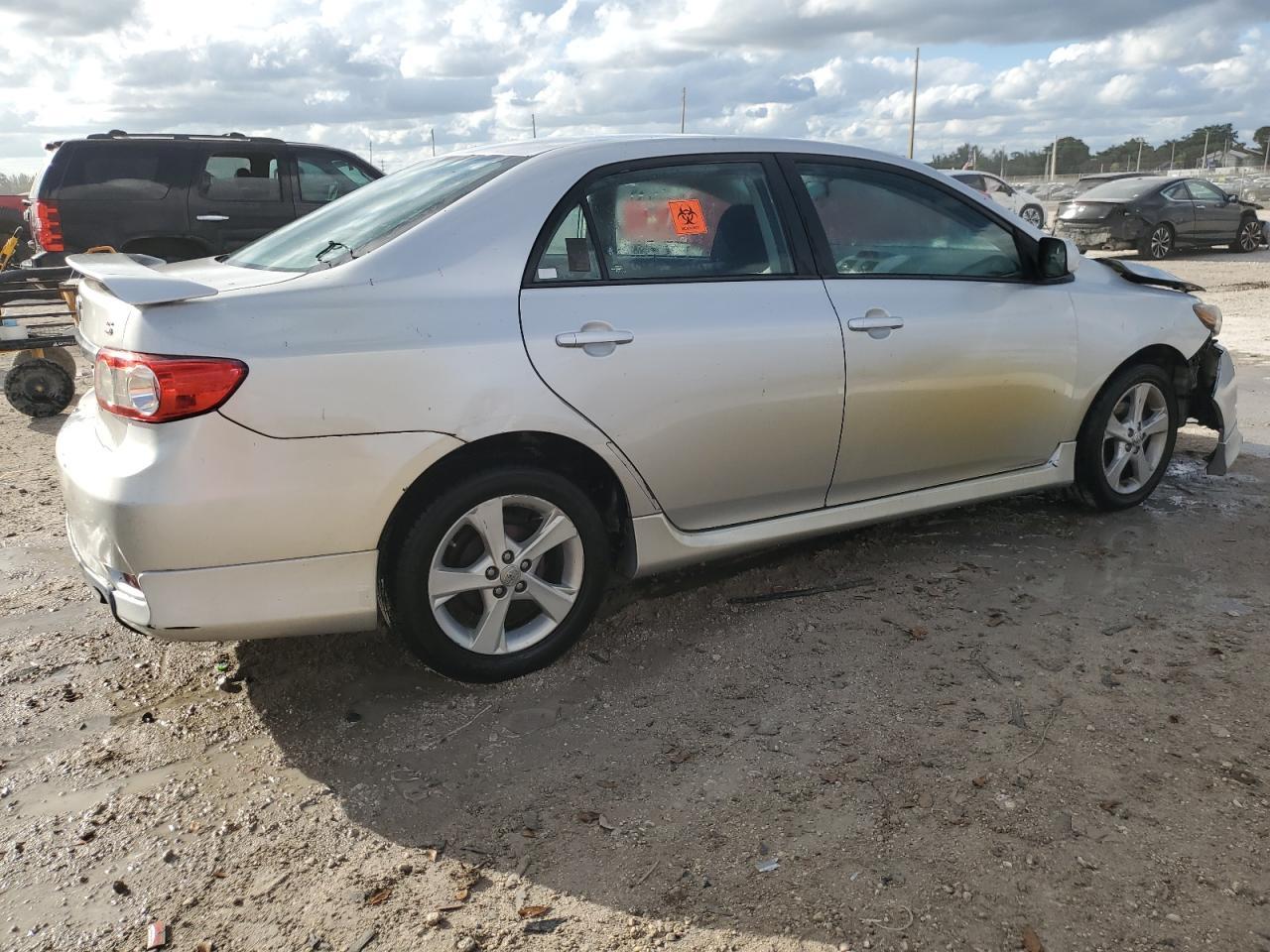 2013 TOYOTA COROLLA