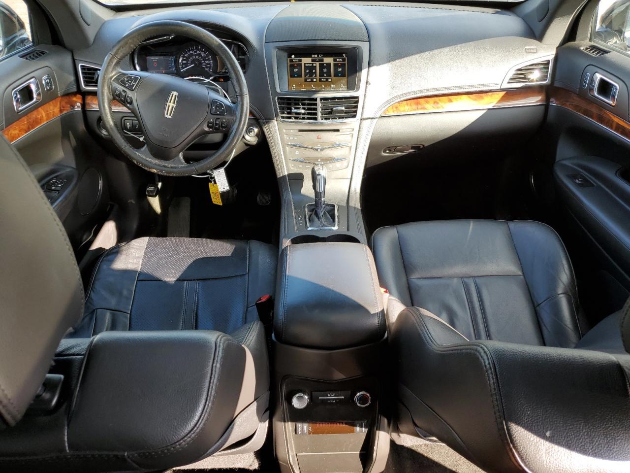 2018 LINCOLN MKT
