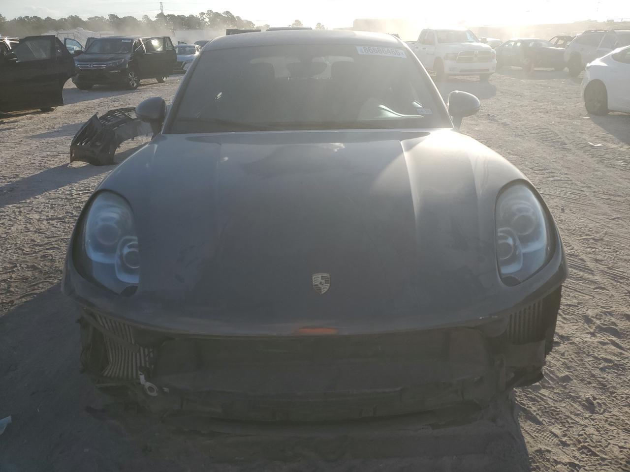 2015 PORSCHE Macan