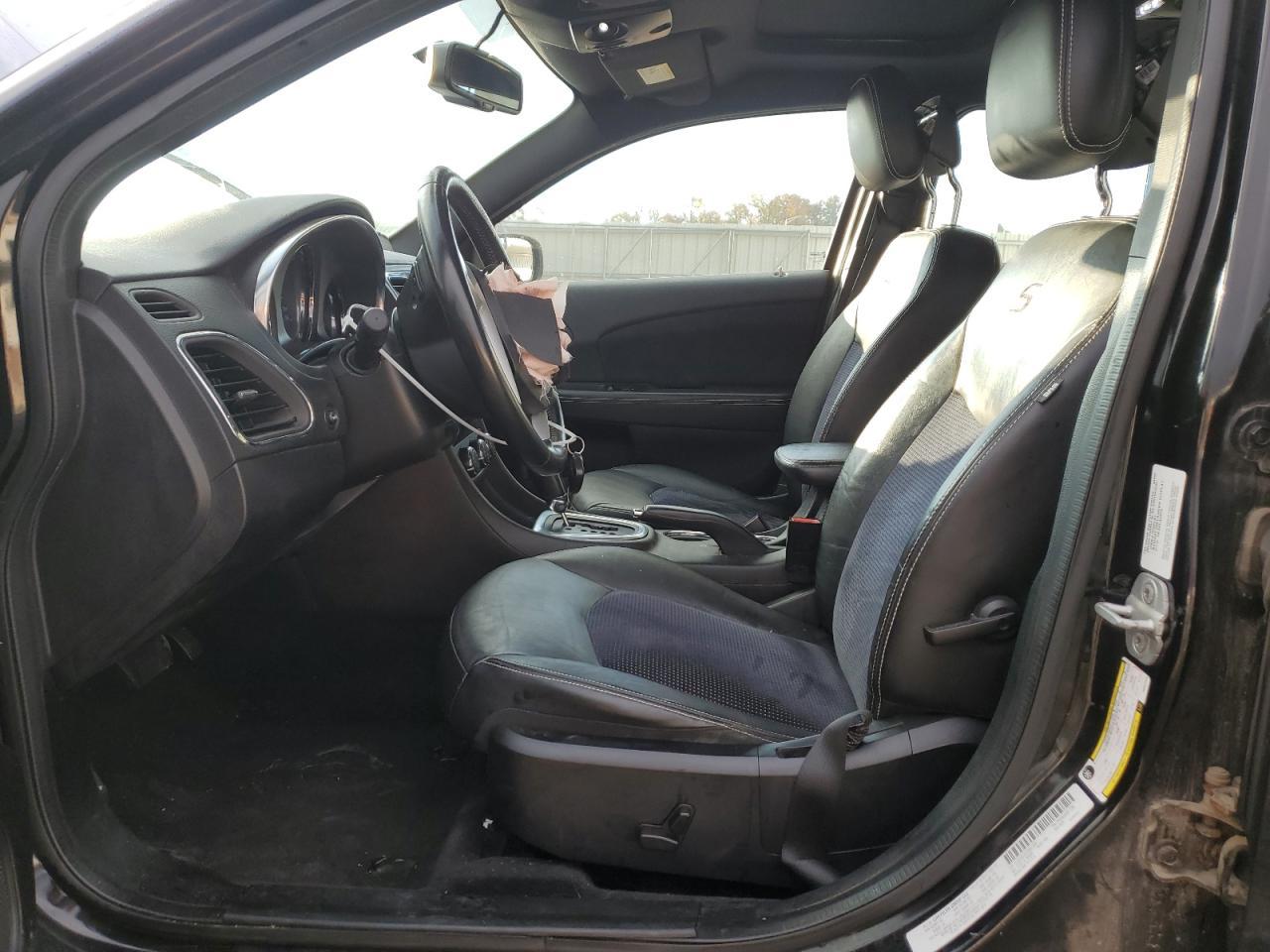 2013 CHRYSLER 200