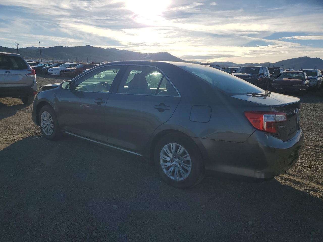 2014 TOYOTA CAMRY