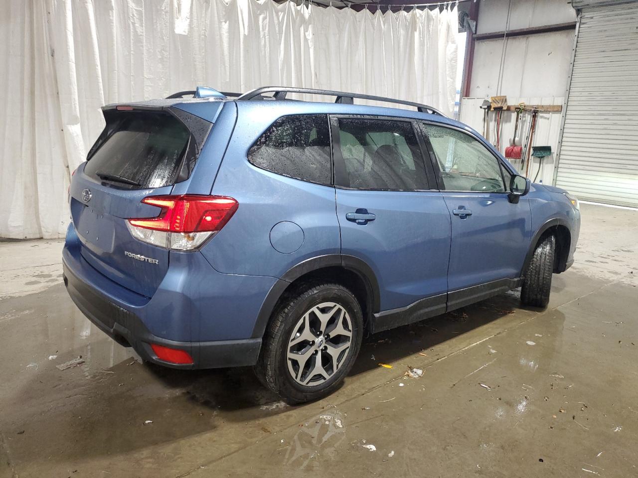 2022 SUBARU FORESTER